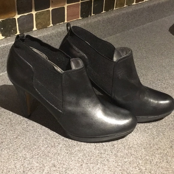 Adrienne Vittadini Shoes - Adrienne Vittadini black booties heels size10